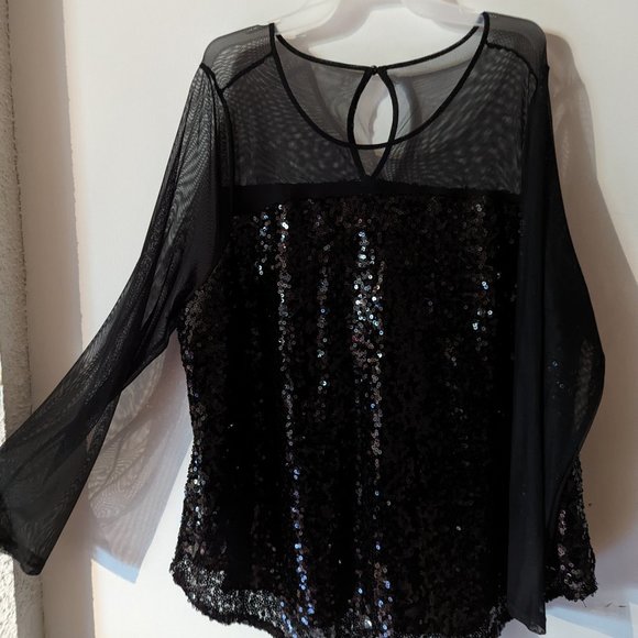 Elegant Black sequined top with mesh - Picture 2 of 4